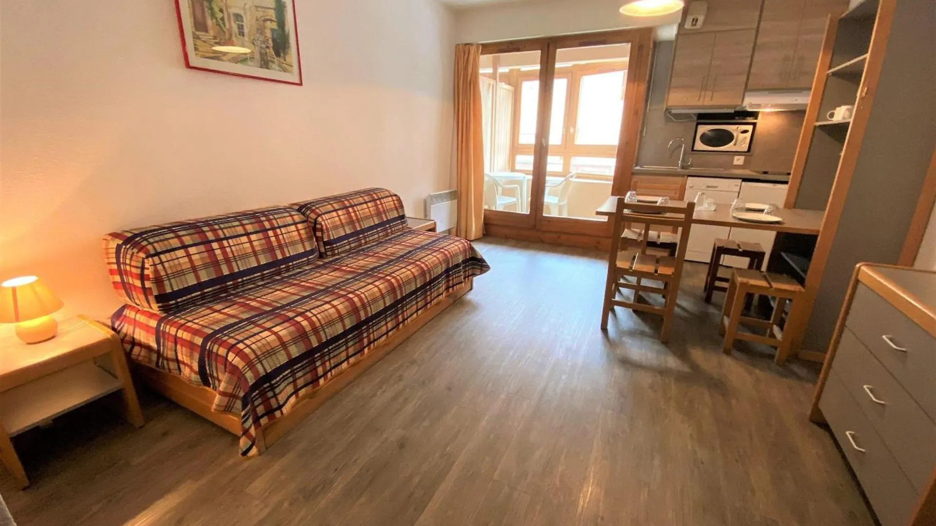 Studio 4 Couchages Avec Balcon En Centre-Ville, Proche Remontees Et Thermes - Brides-Les-Bains - Fr-1-512-69